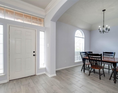 9323 Hillhaven Court - Photo Thumbnail 5