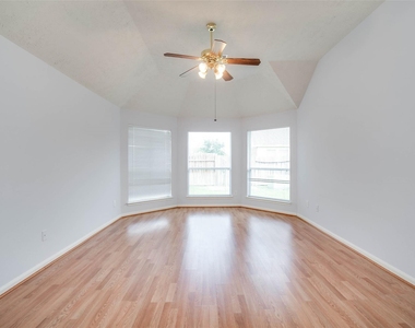 9323 Hillhaven Court - Photo Thumbnail 21