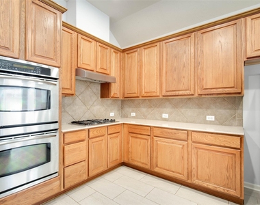 9323 Hillhaven Court - Photo Thumbnail 10