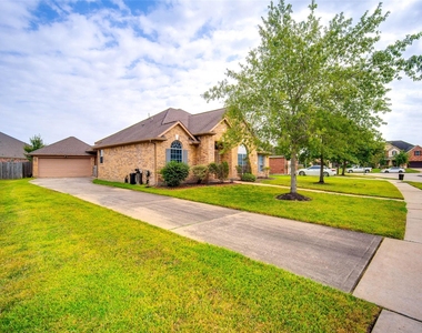9323 Hillhaven Court - Photo Thumbnail 3