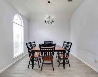 9323 Hillhaven Court - Photo Thumbnail 6