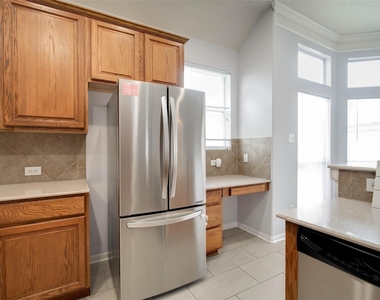 9323 Hillhaven Court - Photo Thumbnail 12