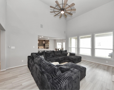 16735 Rockwall Street - Photo Thumbnail 14