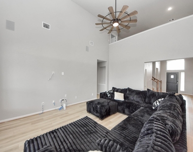 16735 Rockwall Street - Photo Thumbnail 12