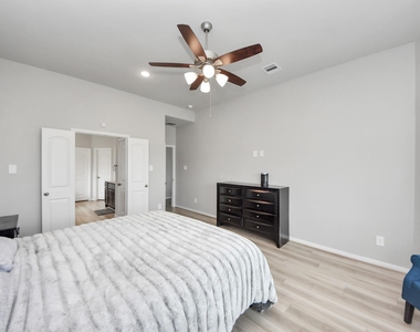 16735 Rockwall Street - Photo Thumbnail 16