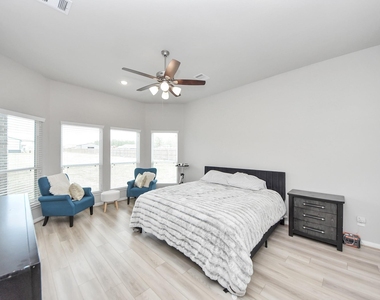 16735 Rockwall Street - Photo Thumbnail 17