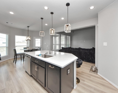 16735 Rockwall Street - Photo Thumbnail 10