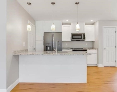 494 Youville - Photo Thumbnail 5