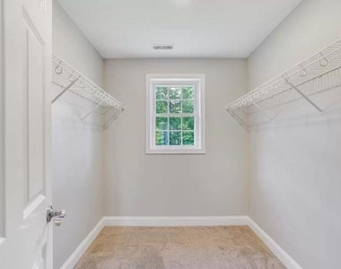 494 Youville - Photo Thumbnail 8
