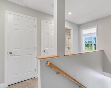494 Youville - Photo Thumbnail 7