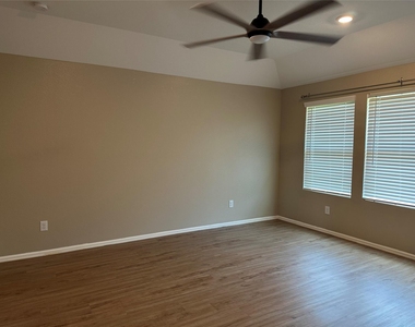 6210 Russett Elm Court - Photo Thumbnail 16