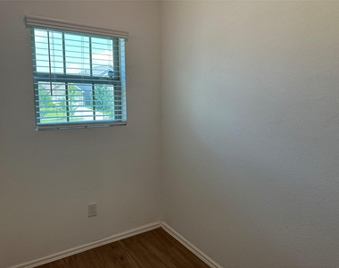 6210 Russett Elm Court - Photo Thumbnail 10
