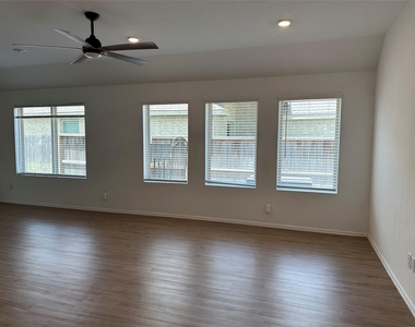 6210 Russett Elm Court - Photo Thumbnail 4