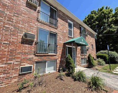 93 West - Photo Thumbnail 5
