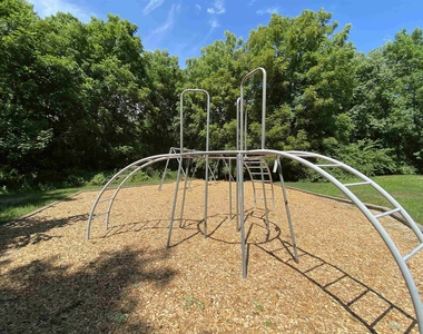 93 West - Photo Thumbnail 28