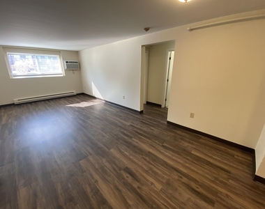 93 West - Photo Thumbnail 17