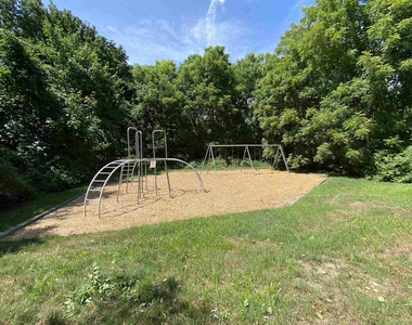 93 West - Photo Thumbnail 29