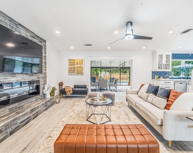 9022 Quebec Dr - Photo Thumbnail 7