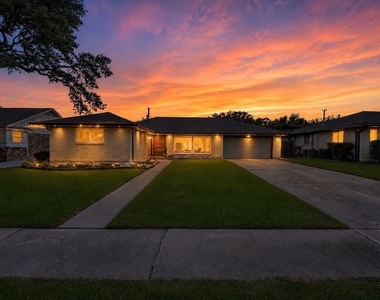 9022 Quebec Dr - Photo Thumbnail 1