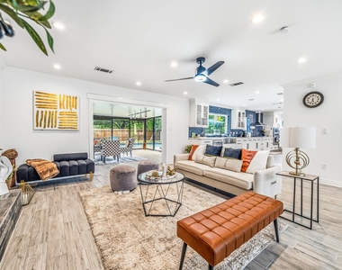 9022 Quebec Dr - Photo Thumbnail 8