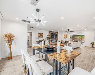 9022 Quebec Dr - Photo Thumbnail 5