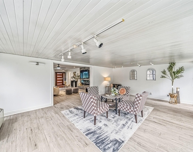 9022 Quebec Dr - Photo Thumbnail 16
