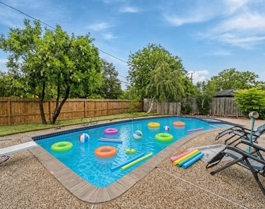 9022 Quebec Dr - Photo Thumbnail 38