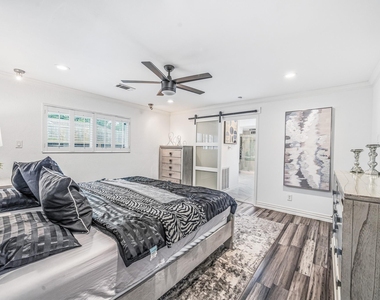 9022 Quebec Dr - Photo Thumbnail 24