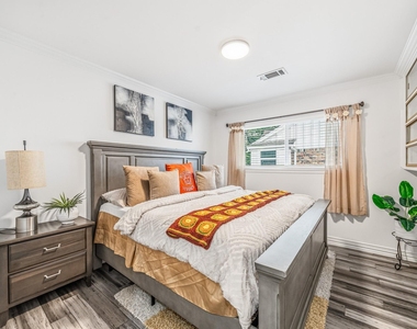 9022 Quebec Dr - Photo Thumbnail 19