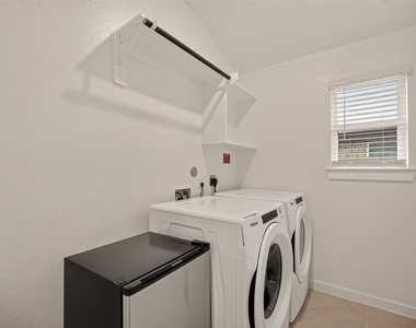 3219 Garner Lane - Photo Thumbnail 8