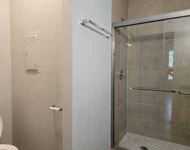 2255 Braeswood Park Drive - Photo Thumbnail 18