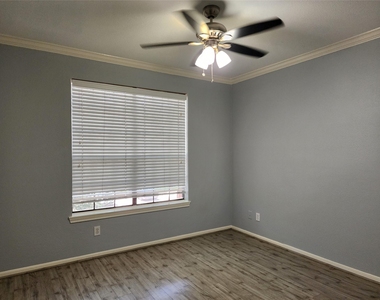 2255 Braeswood Park Drive - Photo Thumbnail 10