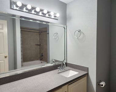 2255 Braeswood Park Drive - Photo Thumbnail 12
