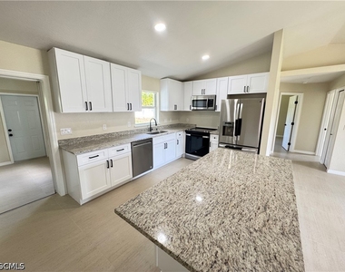4426 Sw Santa Barbara Place - Photo Thumbnail 31