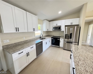 4426 Sw Santa Barbara Place - Photo Thumbnail 32
