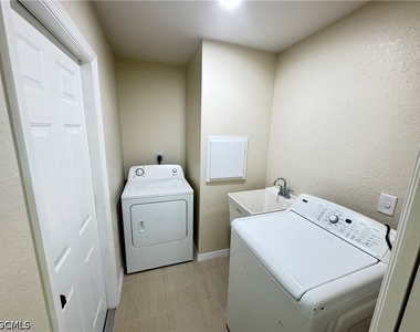 4426 Sw Santa Barbara Place - Photo Thumbnail 35