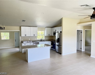 4426 Sw Santa Barbara Place - Photo Thumbnail 4