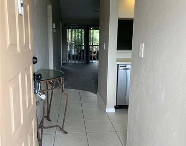 13076 Cross Creek Court - Photo Thumbnail 4