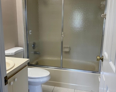 13076 Cross Creek Court - Photo Thumbnail 17