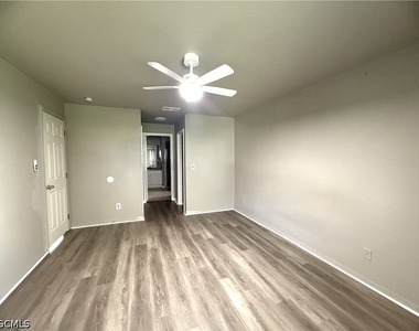 302 Nw 2nd Place - Photo Thumbnail 6