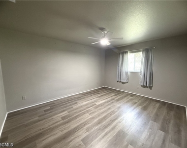 302 Nw 2nd Place - Photo Thumbnail 5