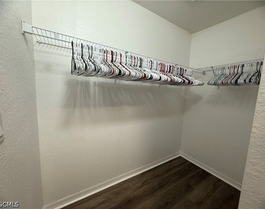 302 Nw 2nd Place - Photo Thumbnail 9