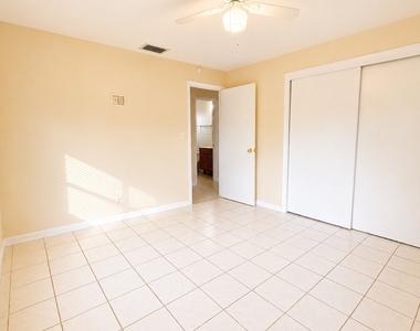 5649 6th Avenue - Photo Thumbnail 4