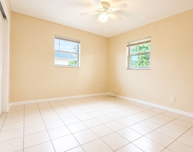 5649 6th Avenue - Photo Thumbnail 3