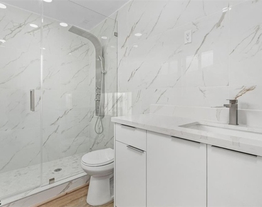 6043 Birnam Wood Lane - Photo Thumbnail 6