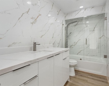 6043 Birnam Wood Lane - Photo Thumbnail 8