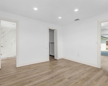 6043 Birnam Wood Lane - Photo Thumbnail 5