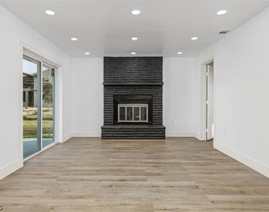 6043 Birnam Wood Lane - Photo Thumbnail 4