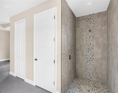 208 Clover Avenue - Photo Thumbnail 11