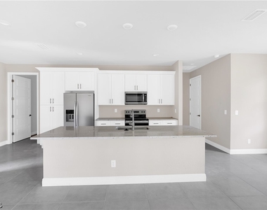 208 Clover Avenue - Photo Thumbnail 2